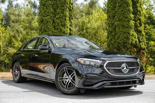Used 2025 Mercedes-Benz E 350 4MATIC Sedan w/ Winter Package image 5