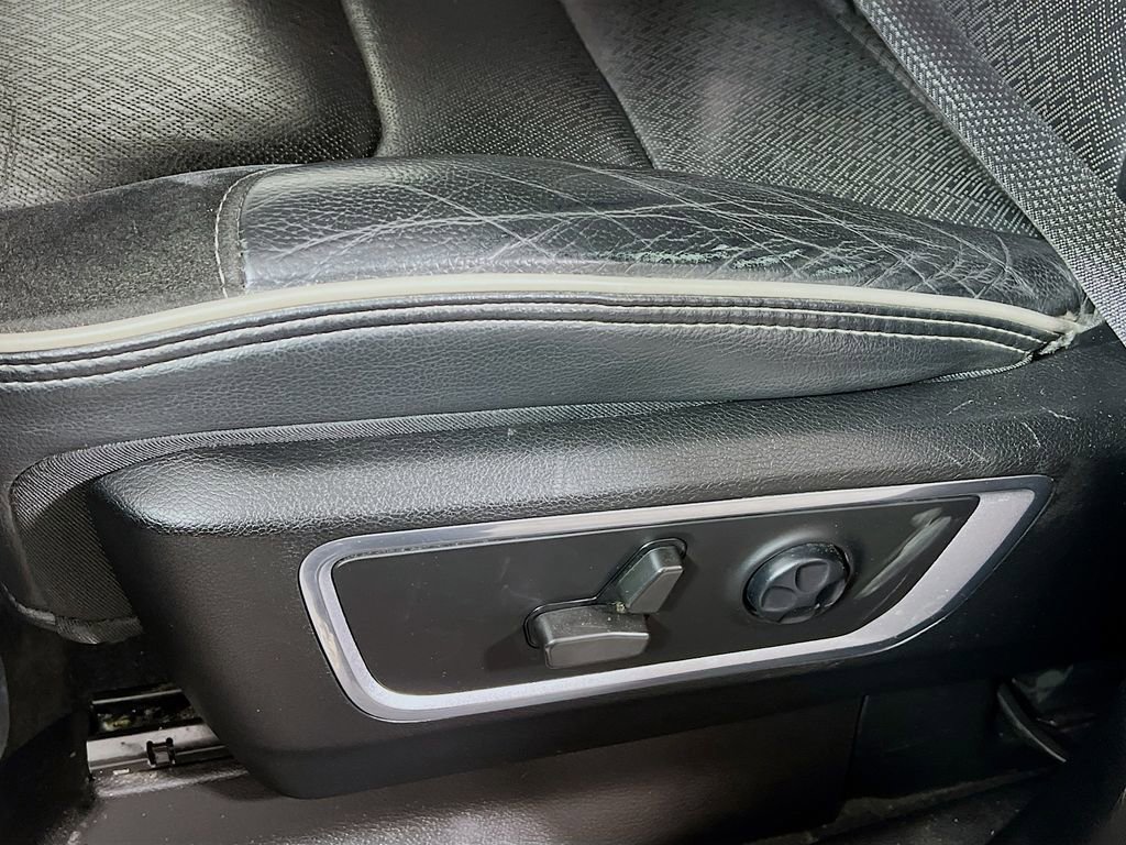Used 2021 RAM 1500 Laramie w/ Sport Appearance Package image 17
