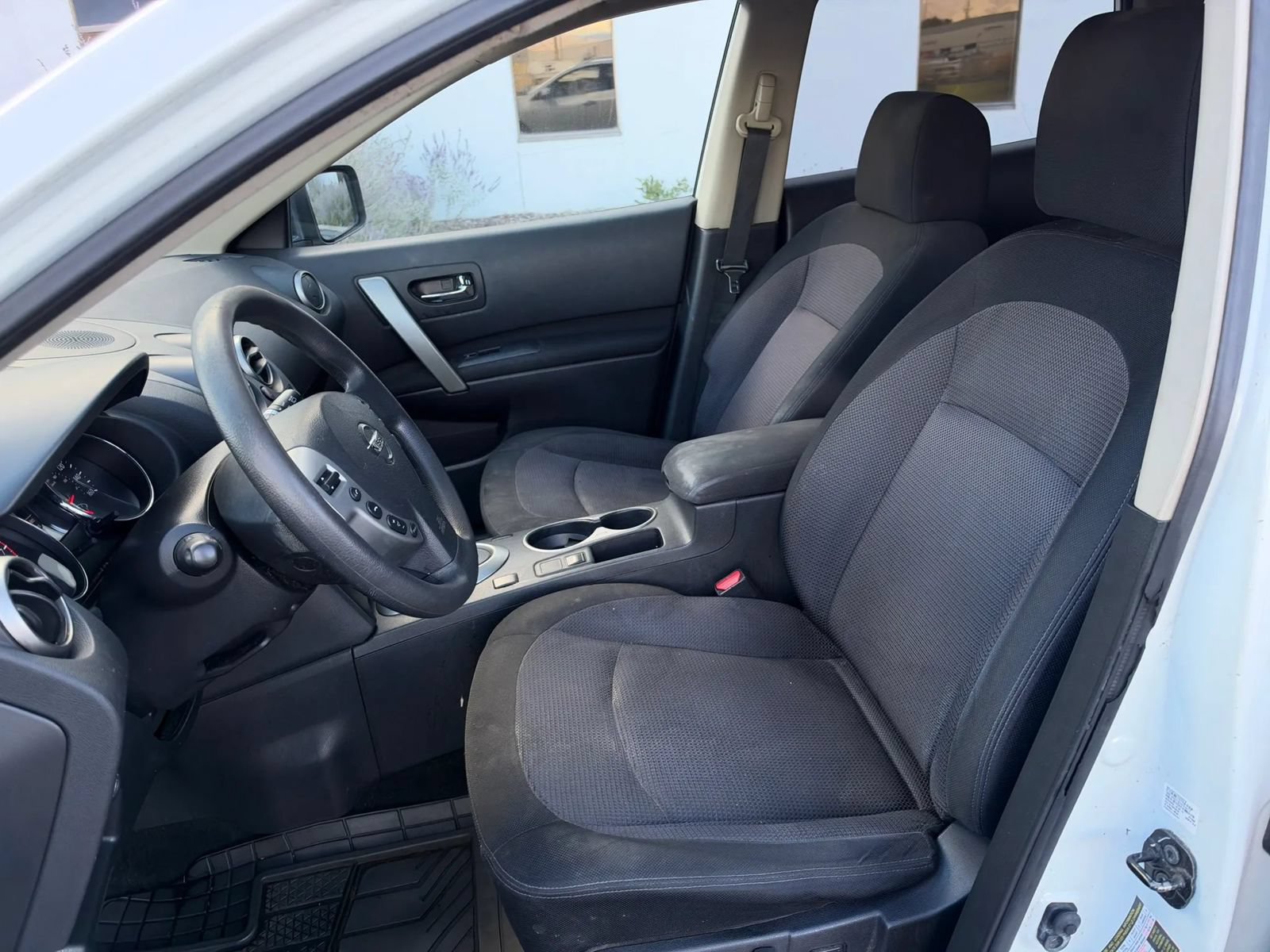 Used 2012 Nissan Rogue SV FWD image 10