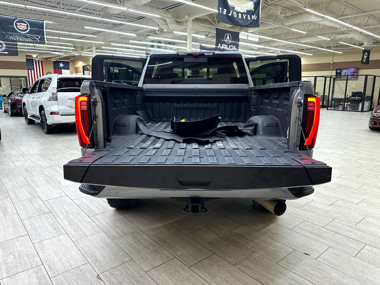 Used 2024 GMC Sierra 2500 Denali w/ Denali Reserve Package image 13