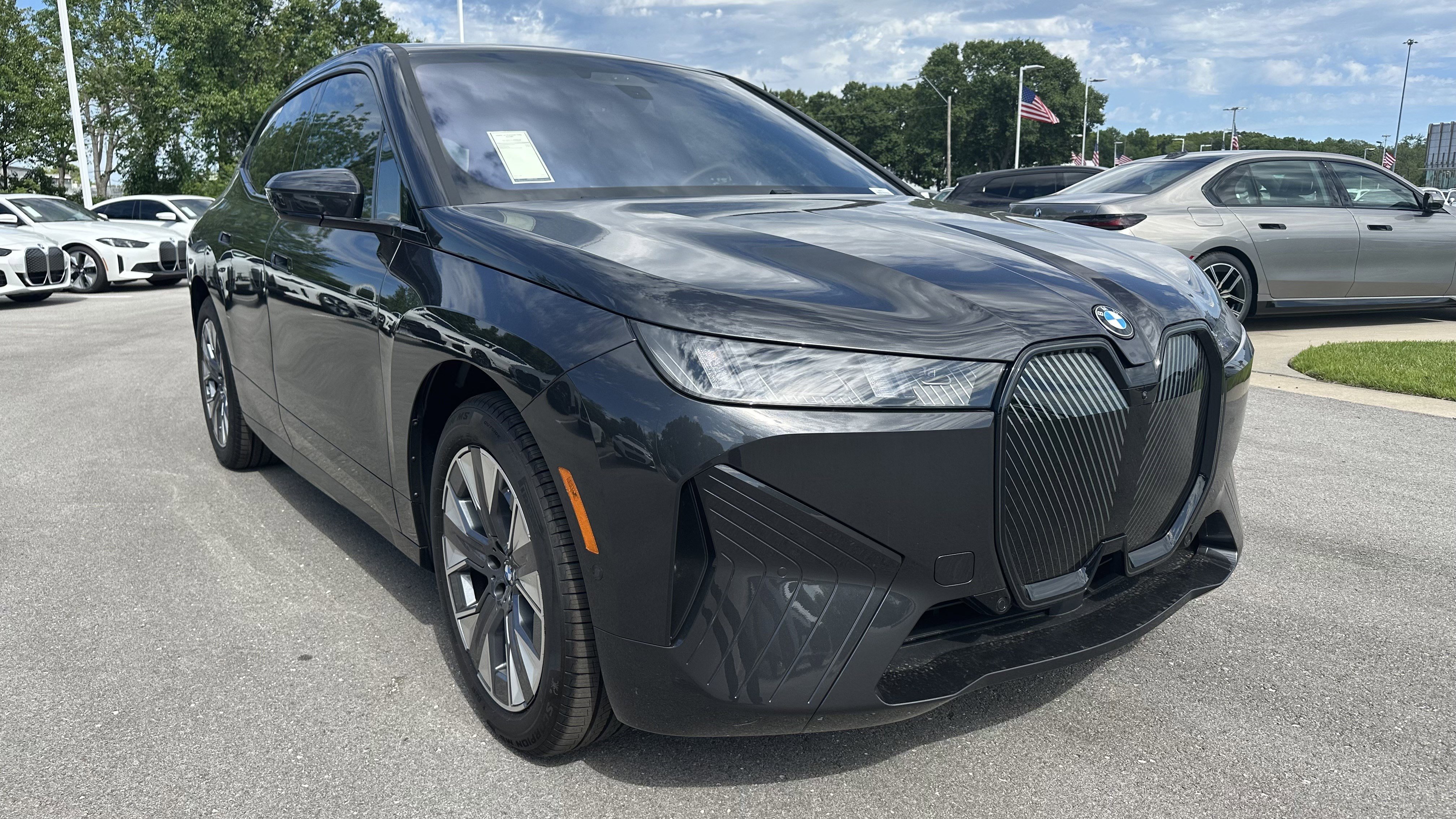 Used 2026 BMW iX xDrive45 w/ Executive Package image 2