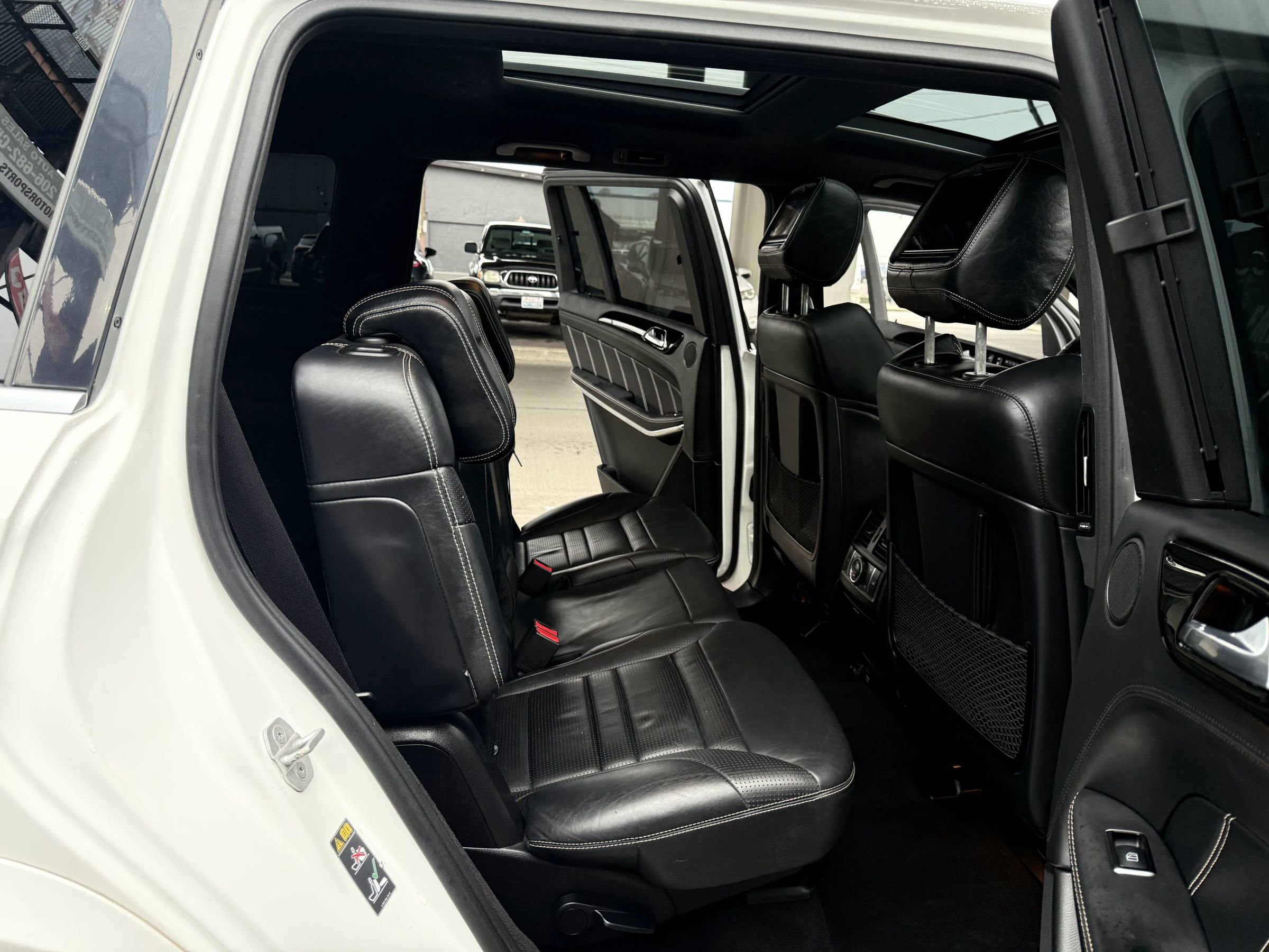 Used 2016 Mercedes-Benz GL 63 AMG 4MATIC image 23