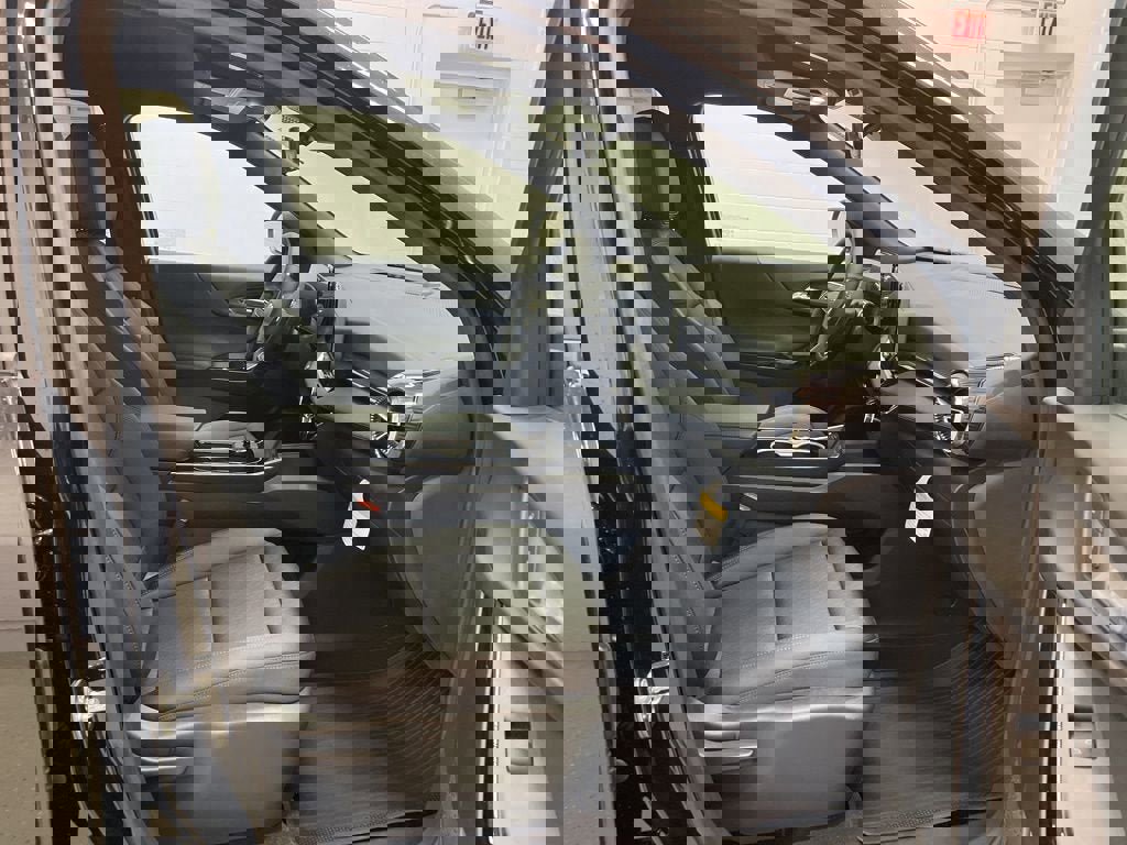 New 2026 Chevrolet Equinox LT w/ Convenience Package II image 32