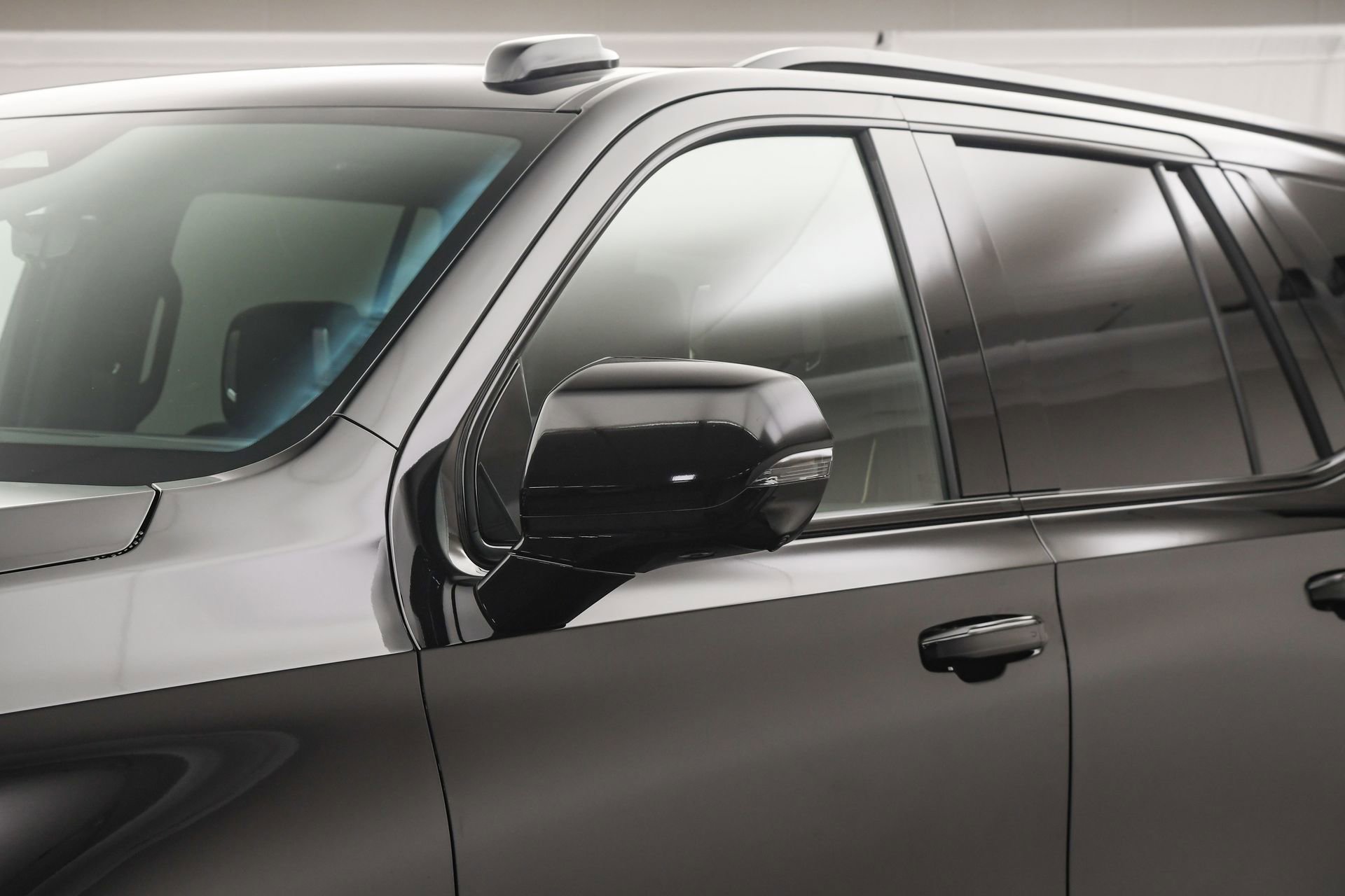 Used 2025 Cadillac Escalade V w/ LPO, ONYX Package image 15