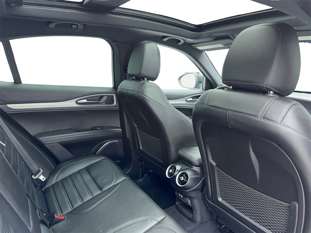 Used 2022 Alfa Romeo Stelvio Veloce image 50