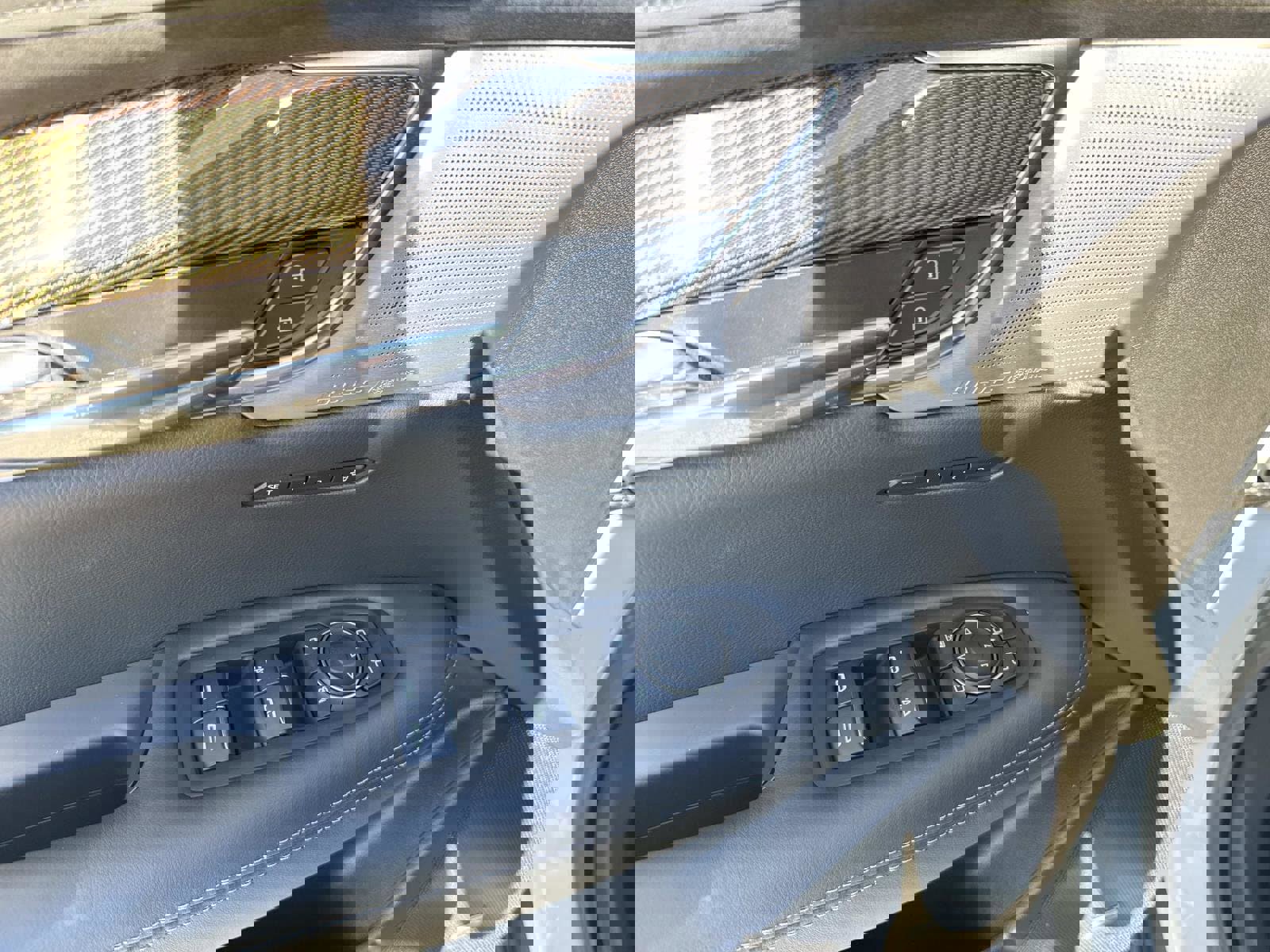 New 2025 Cadillac XT6 Premium Luxury w/ Platinum Package image 23