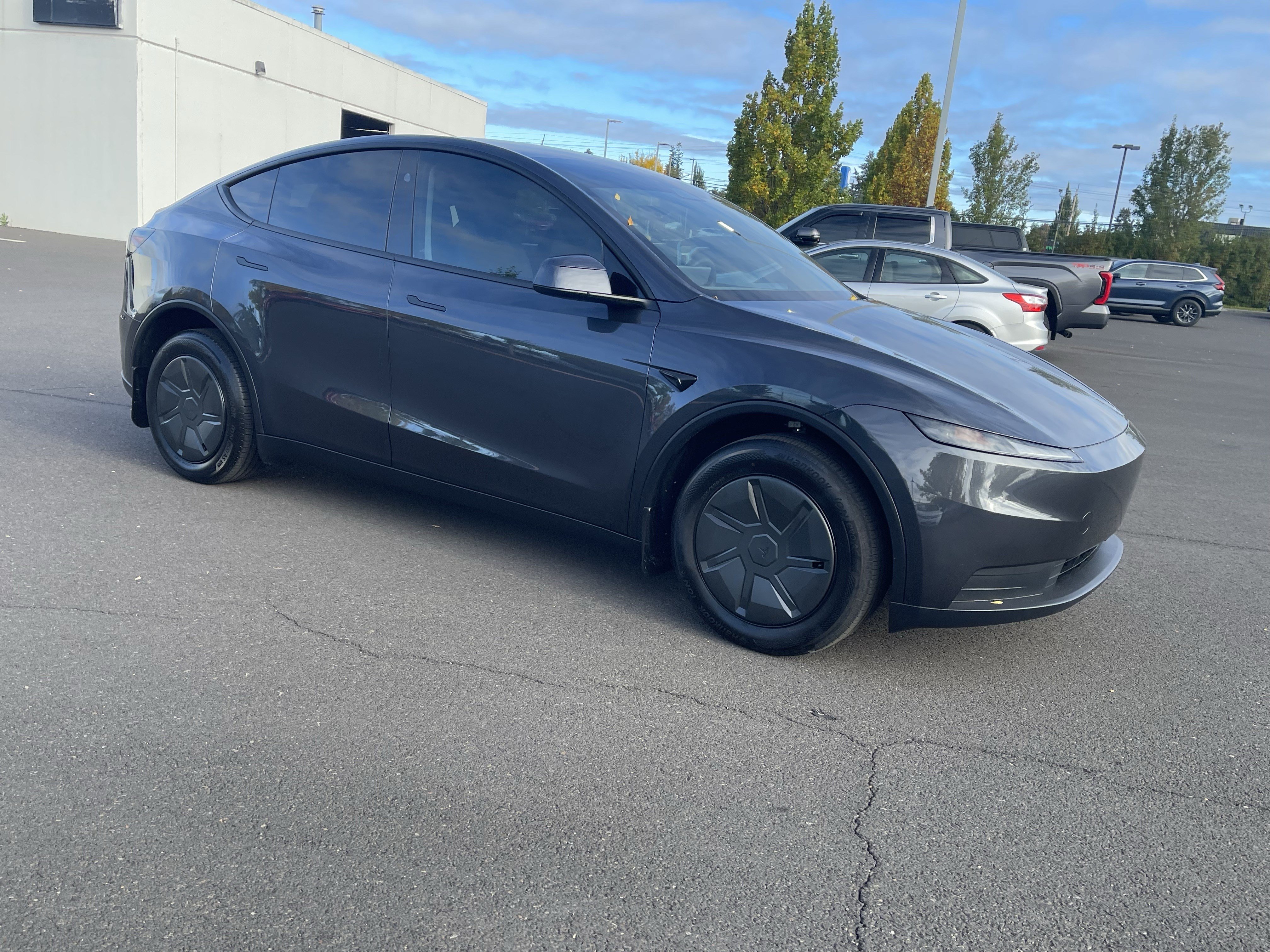 Used 2026 Tesla Model Y Long Range AWD/4WD image 7