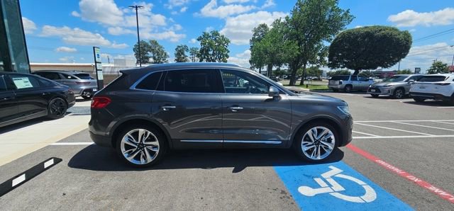Used 2018 Lincoln MKX Reserve w/ Driver Assistance Package FWD image 5