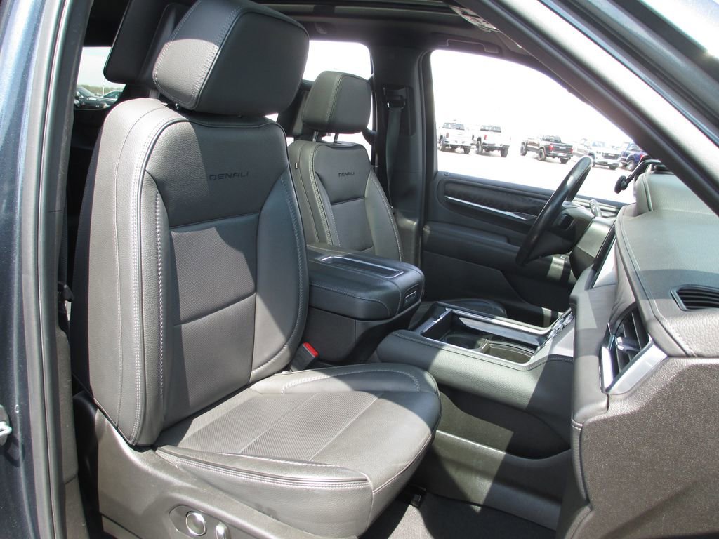 Used 2021 GMC Yukon Denali w/ Denali Ultimate Package image 27