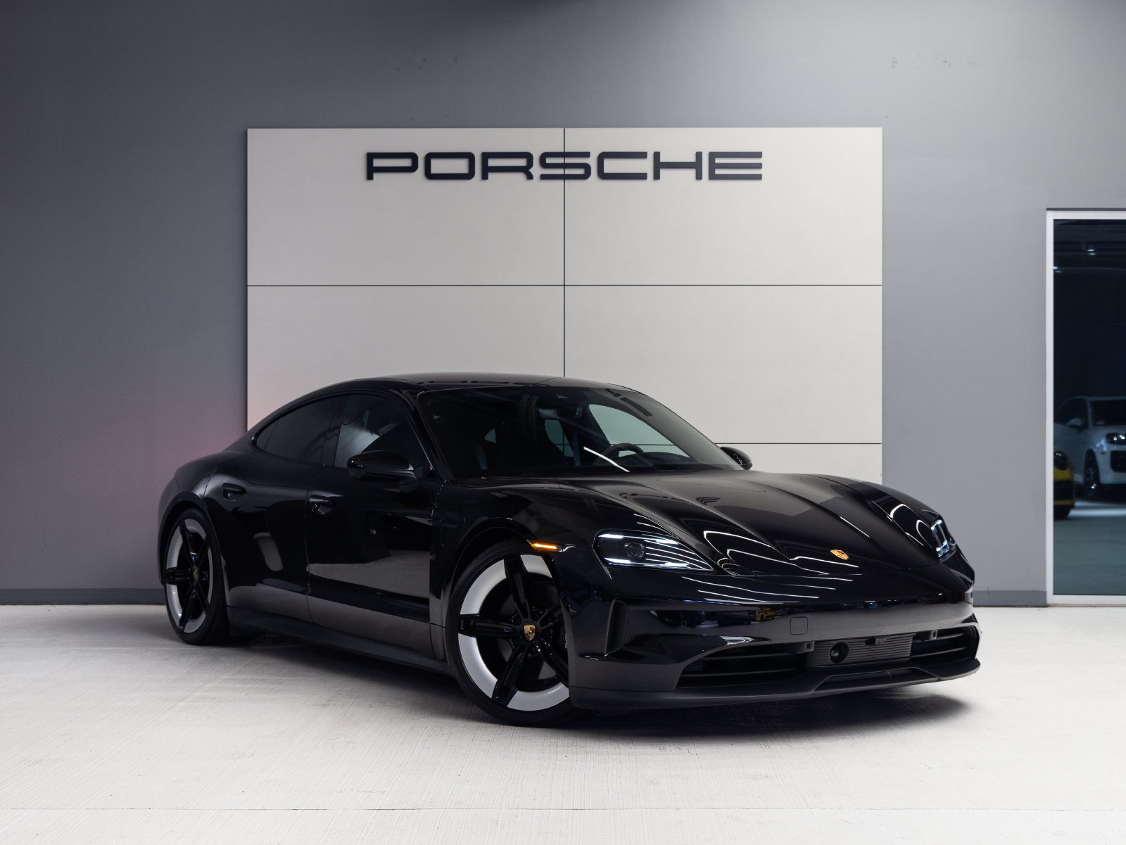 Certified 2025 Porsche Taycan AWD/4WD image 9