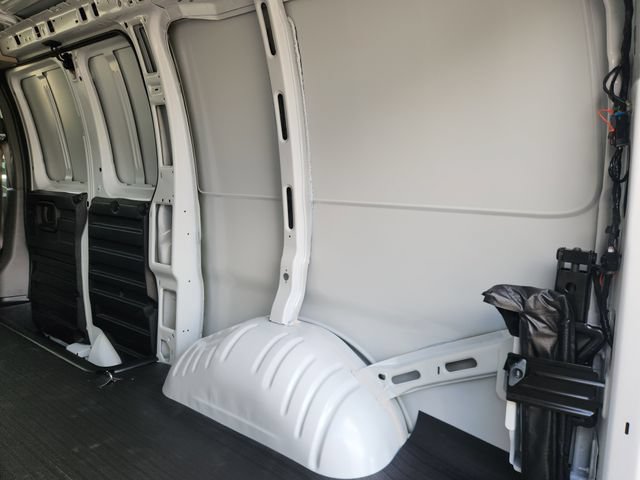 New 2025 Chevrolet Express 2500 Extended RWD image 33