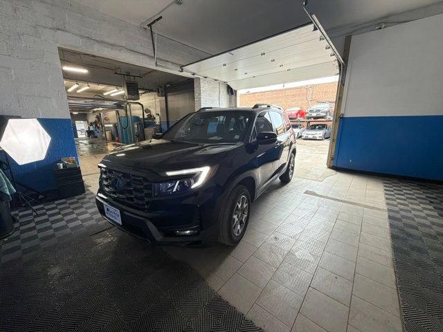 Certified 2023 Honda Passport TrailSport image 1