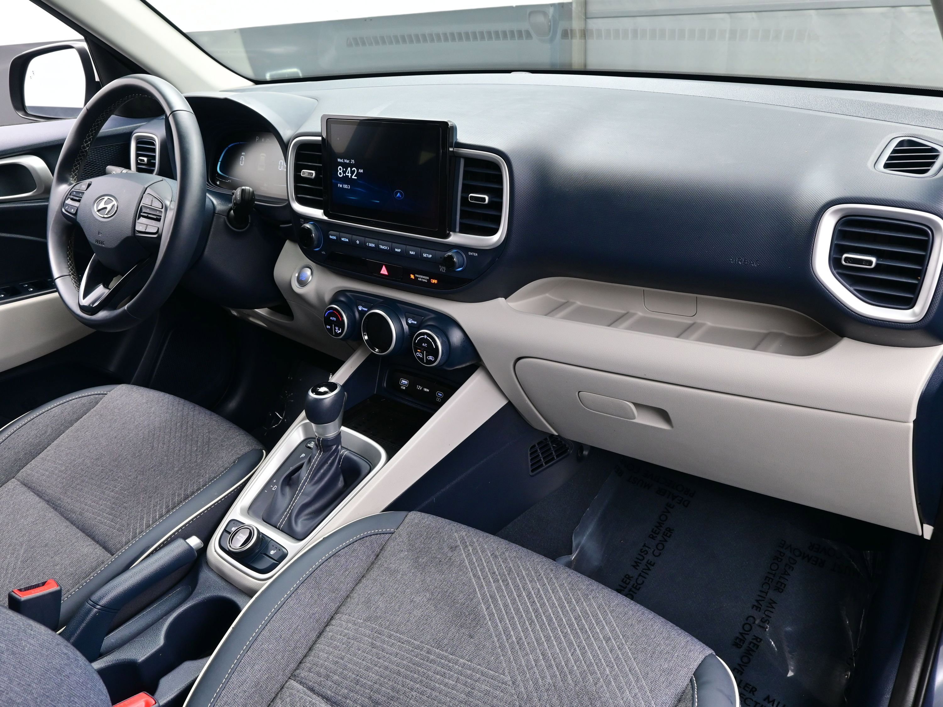 Certified 2025 Hyundai Venue Limited image 14