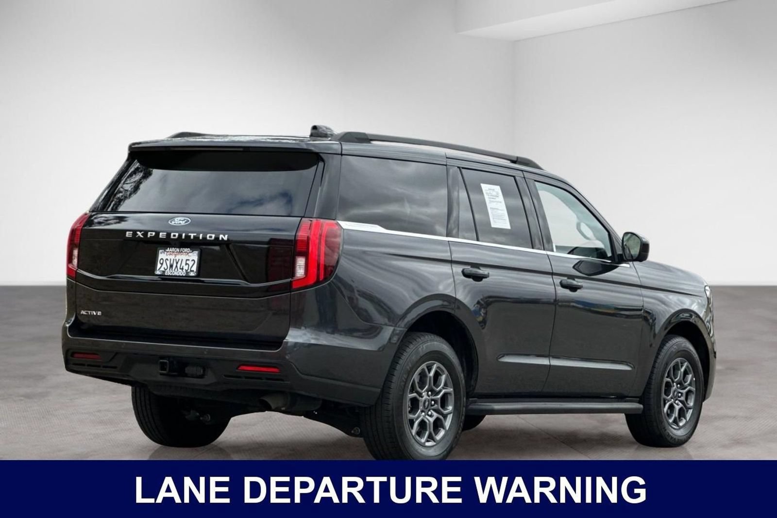Used 2025 Ford Expedition Active AWD/4WD image 5
