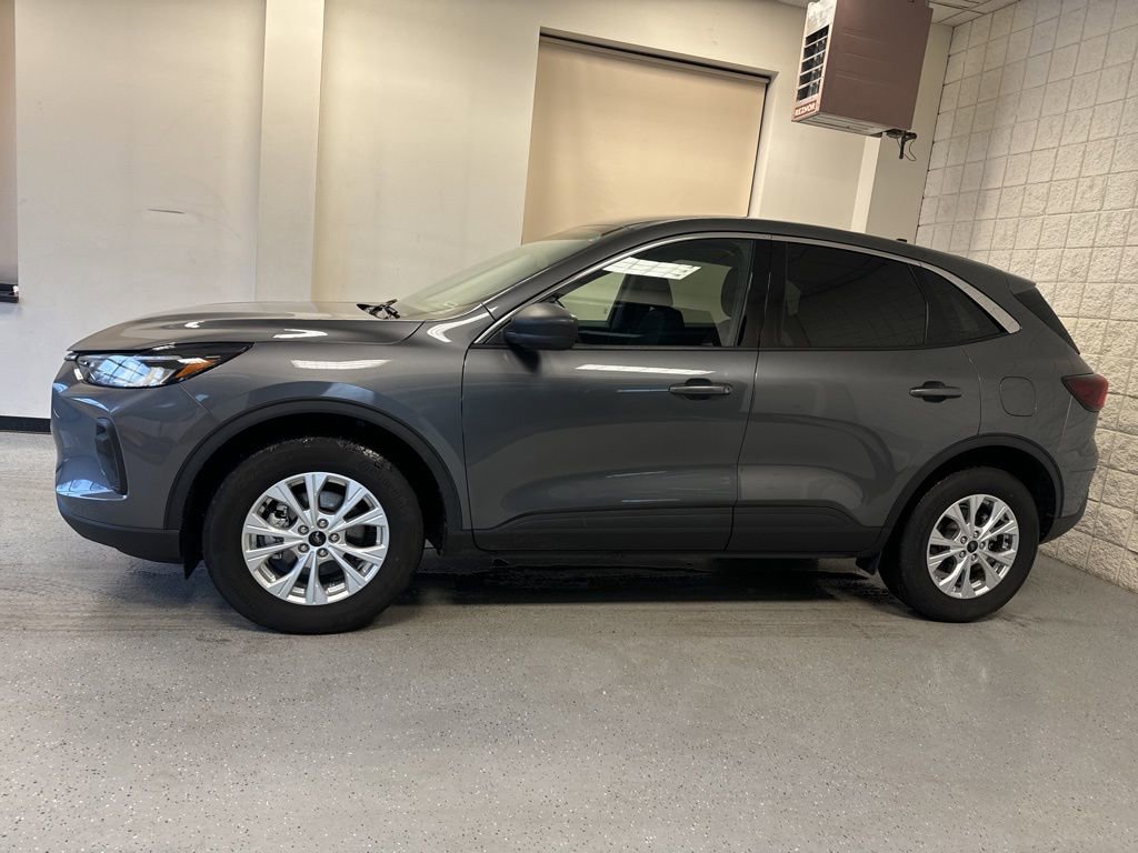 Used 2023 Ford Escape Active AWD/4WD image 39