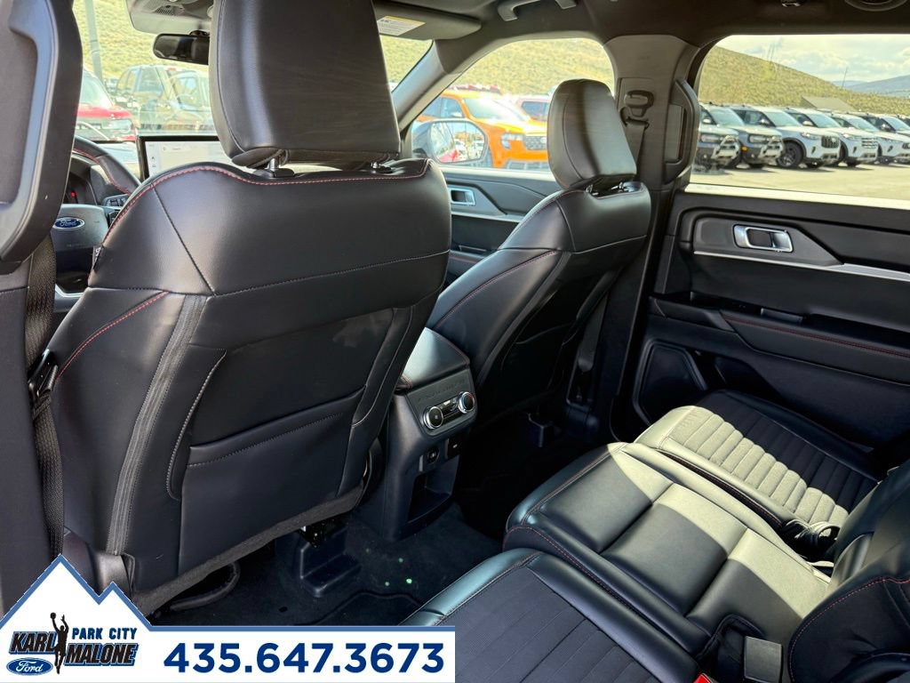 Used 2025 Ford Explorer ST-Line w/ ST-Line Street Pack AWD/4WD image 28