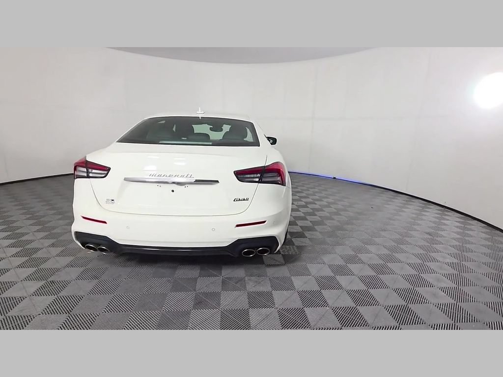 Used 2022 Maserati Ghibli Modena RWD image 39