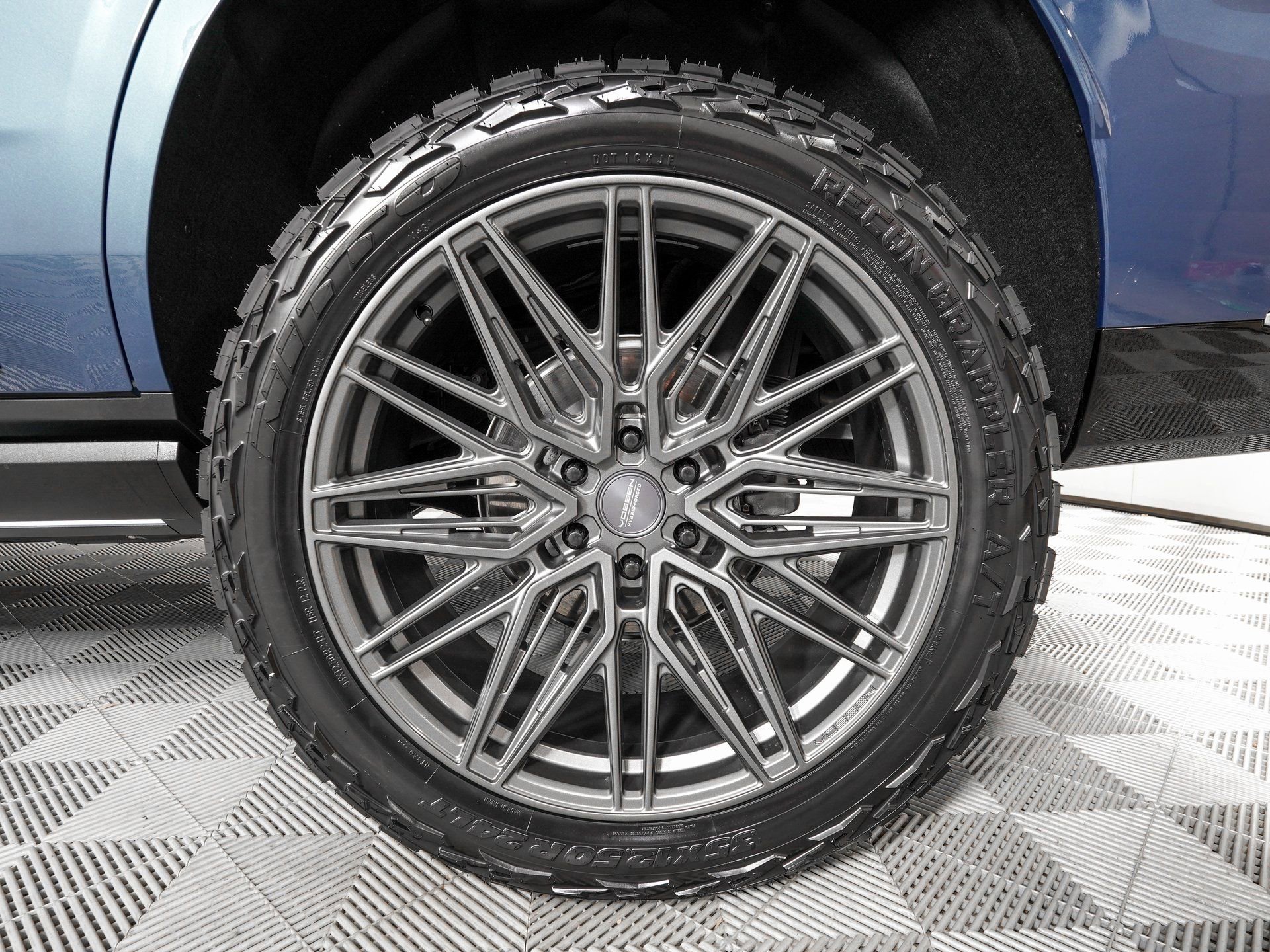 Used 2026 Cadillac Escalade Luxury w/ LPO, Radiant Package image 36