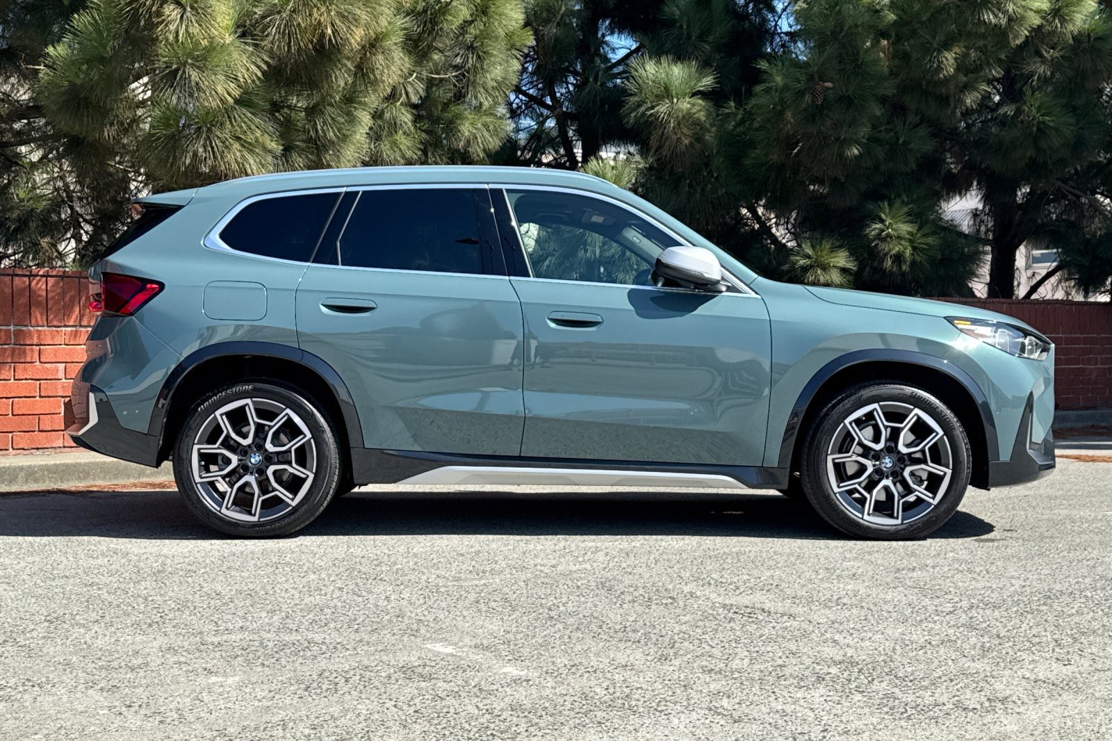 Used 2023 BMW X1 xDrive28i w/ Convenience Package AWD/4WD image 3