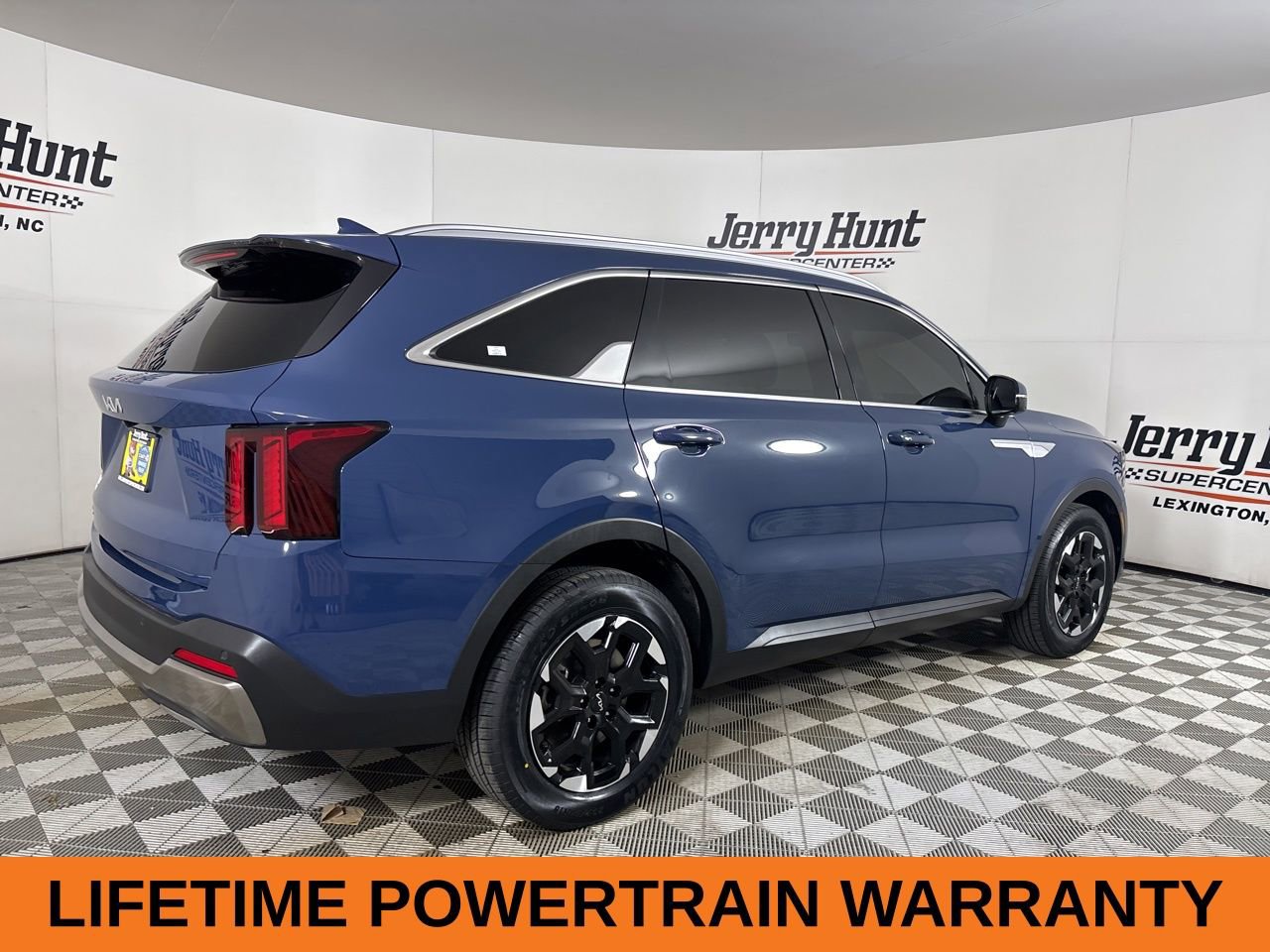 Used 2025 Kia Sorento S w/ Panoramic Sunroof Package FWD image 5