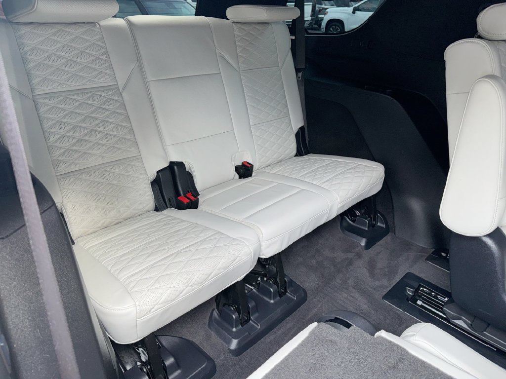 Used 2025 Cadillac Escalade Sport Platinum AWD/4WD image 30