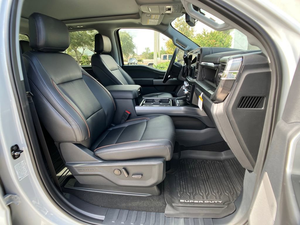 New 2026 Ford F250 Lariat w/ Black Appearance Package image 5