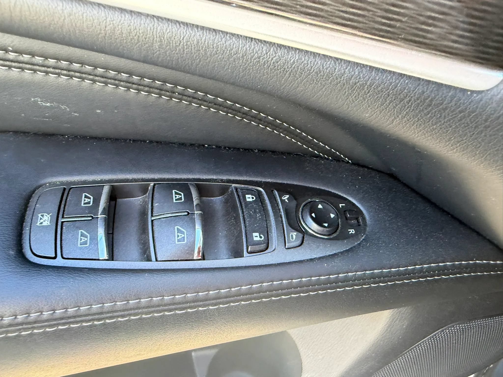 Used 2017 INFINITI QX60 Luxe w/ Premium Plus Package AWD/4WD image 25