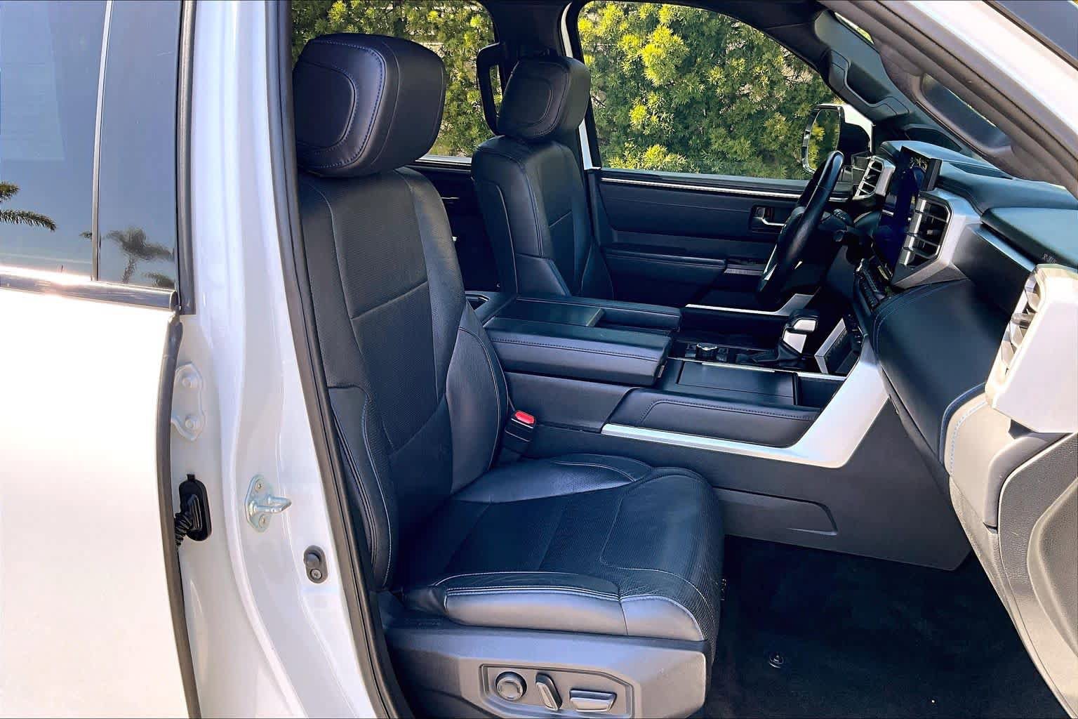 Used 2023 Toyota Sequoia Platinum AWD/4WD image 8