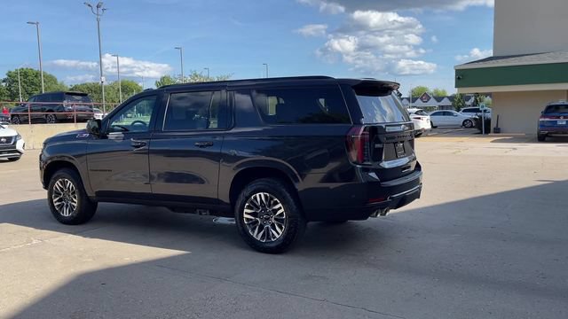 Used 2025 Chevrolet Suburban Z71 AWD/4WD image 6