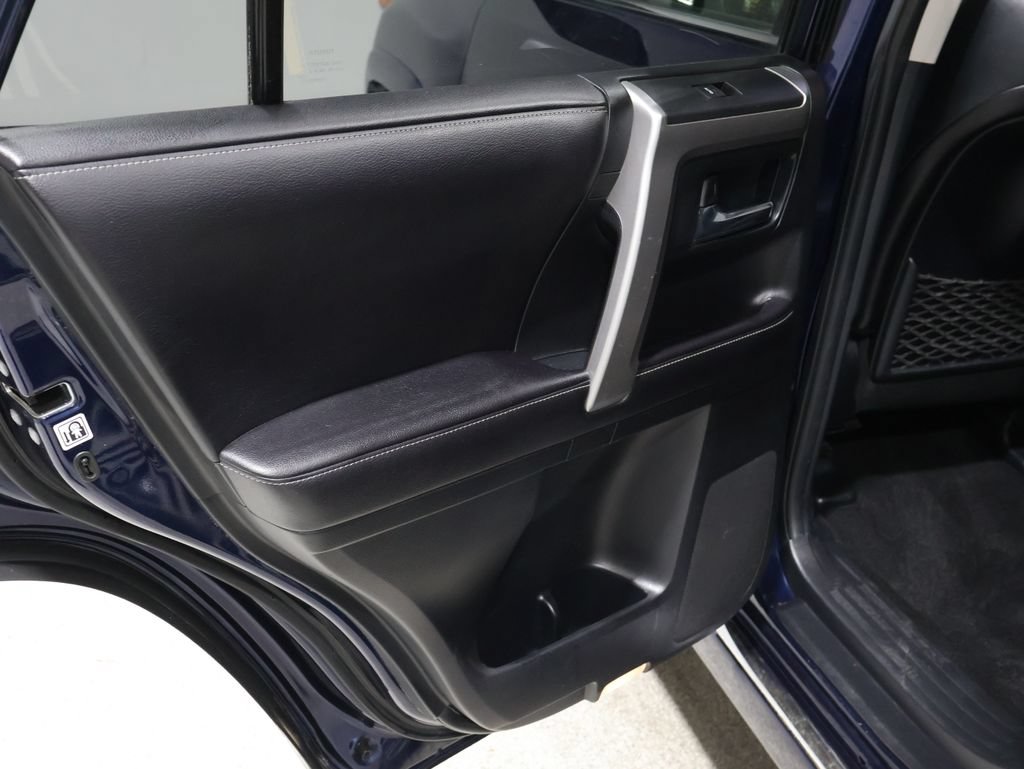 Used 2016 Toyota 4Runner Limited AWD/4WD image 19