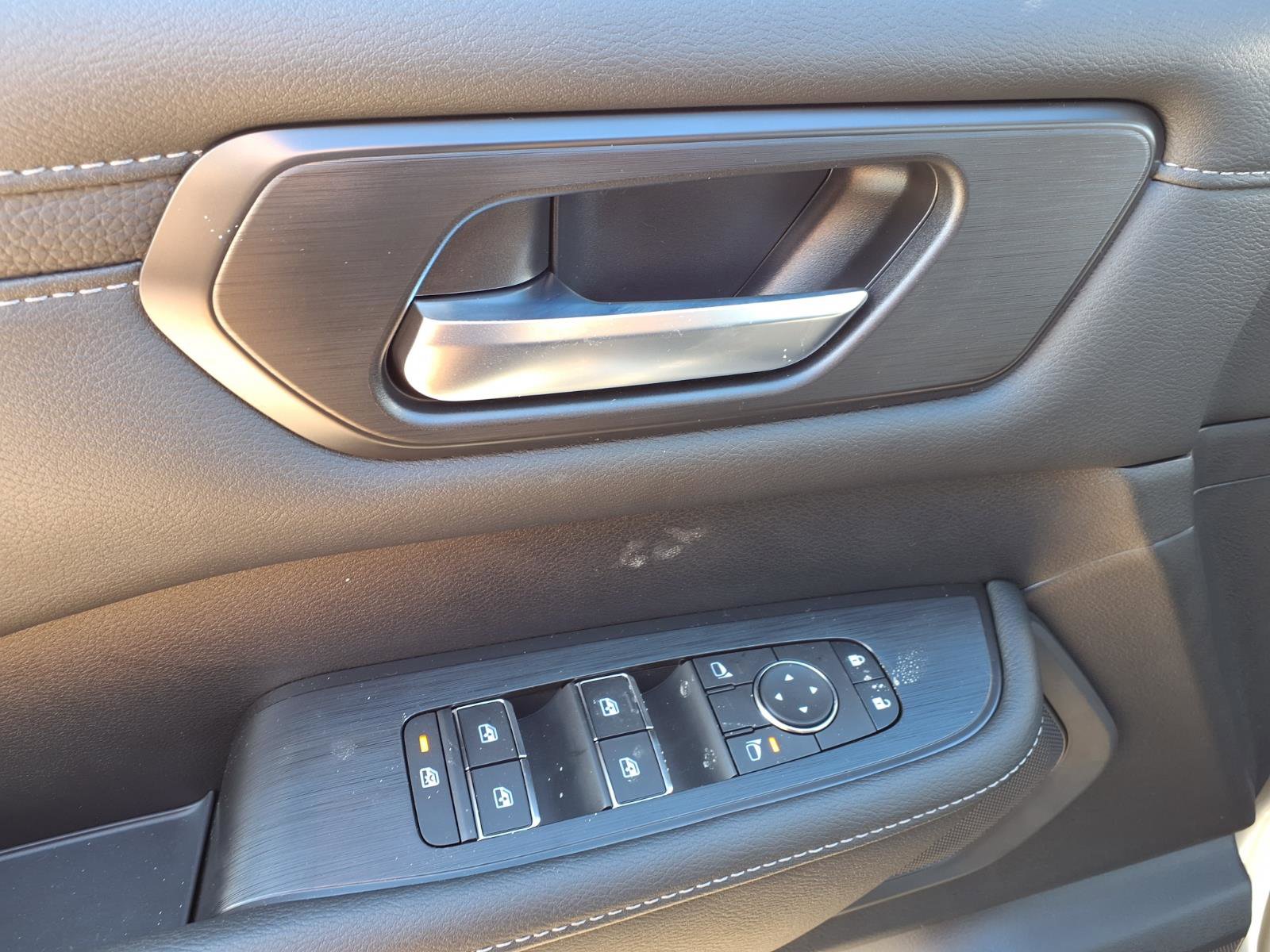 New 2026 Nissan Armada SV image 12