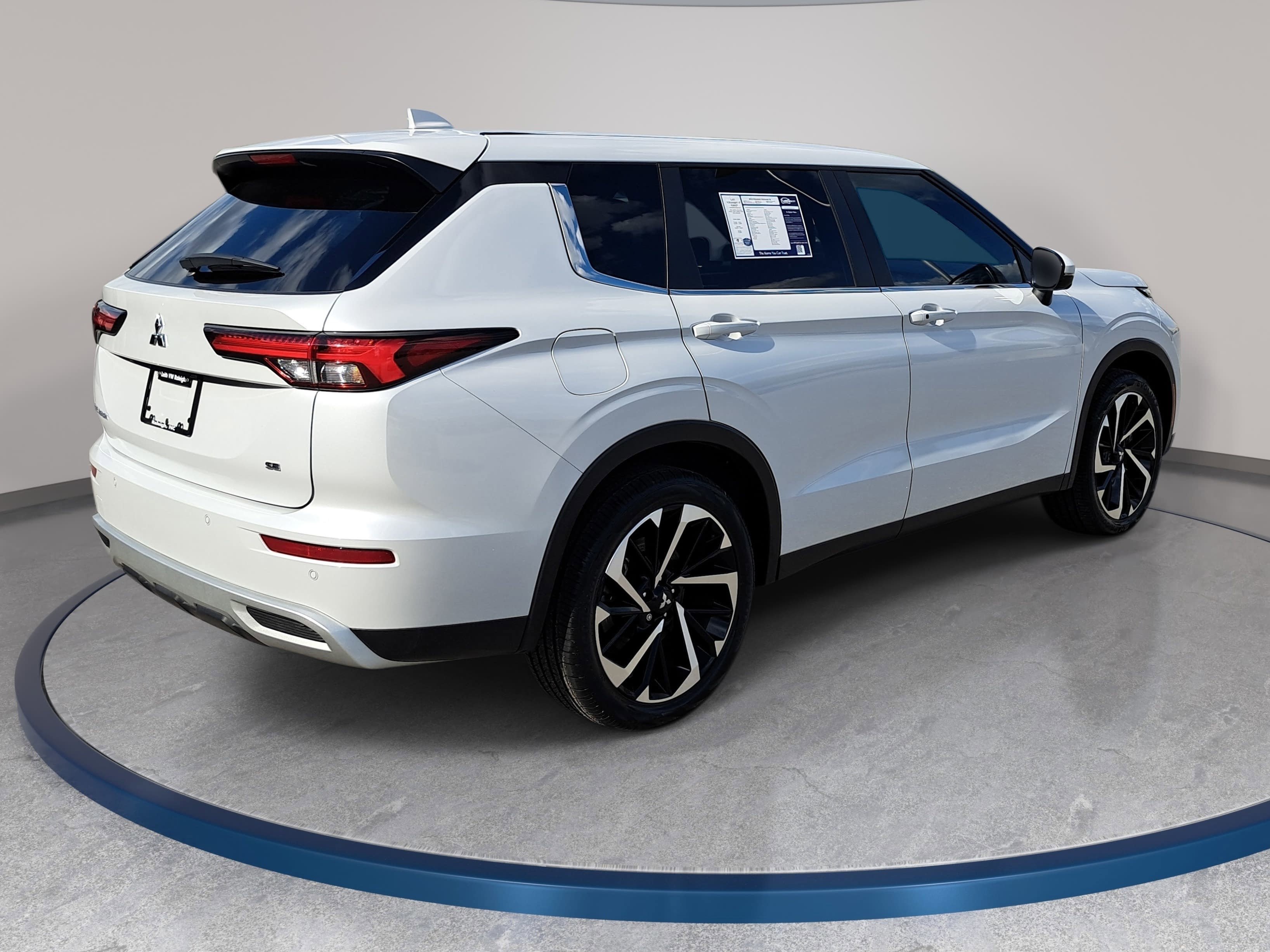 Used 2024 Mitsubishi Outlander SE FWD image 5
