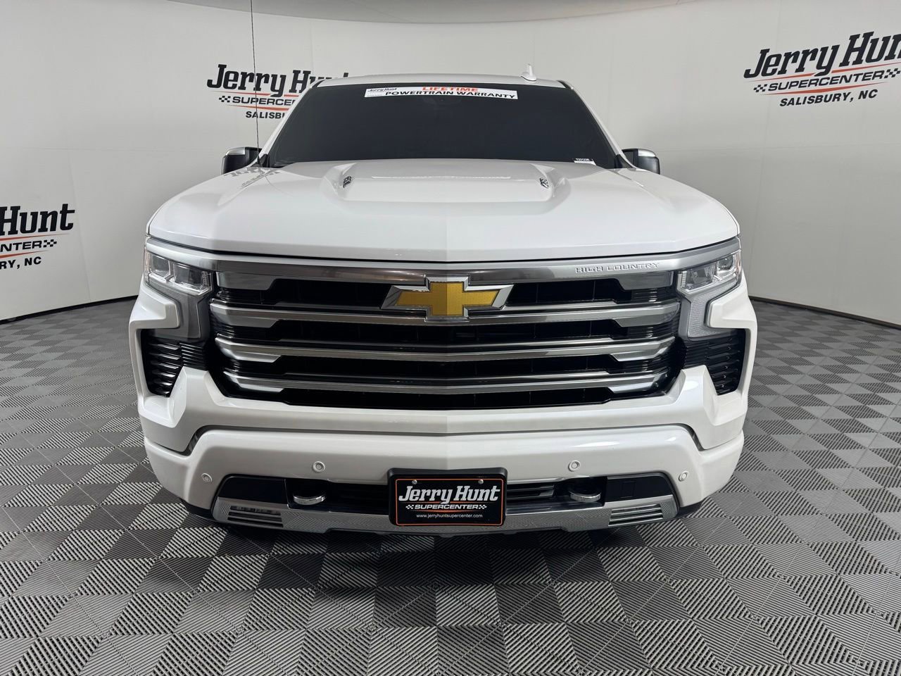Used 2025 Chevrolet Silverado 1500 High Country w/ Technology Package AWD/4WD image 4