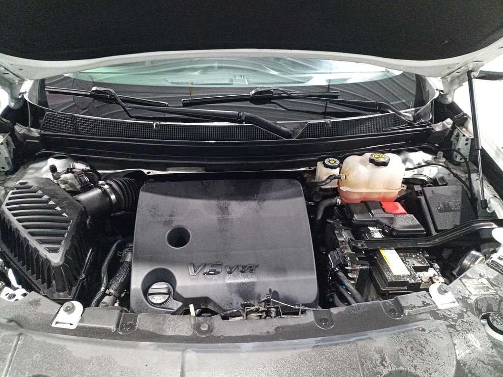 Used 2021 Chevrolet Traverse RS FWD image 30