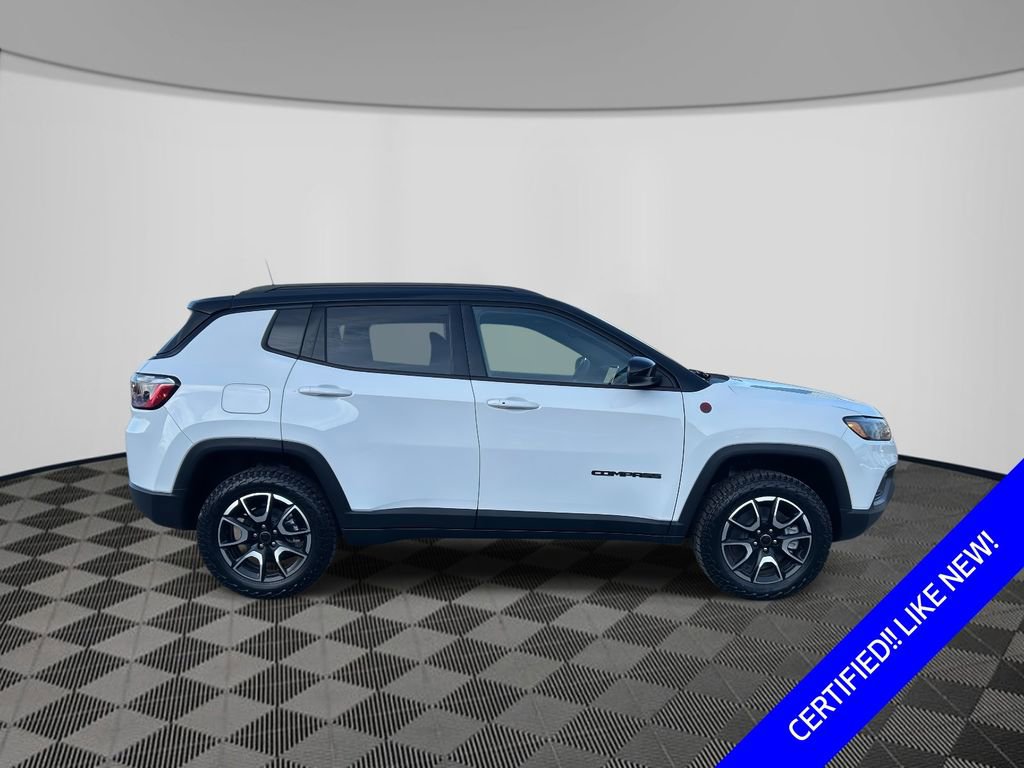 Used 2026 Jeep Compass Trailhawk w/ Sun, Sound & Navigation Group image 3
