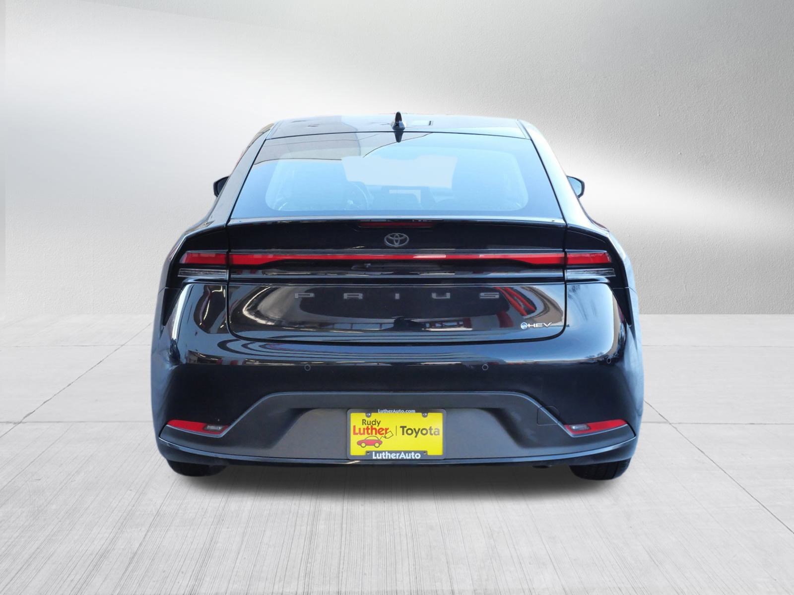 Used 2025 Toyota Prius image 7