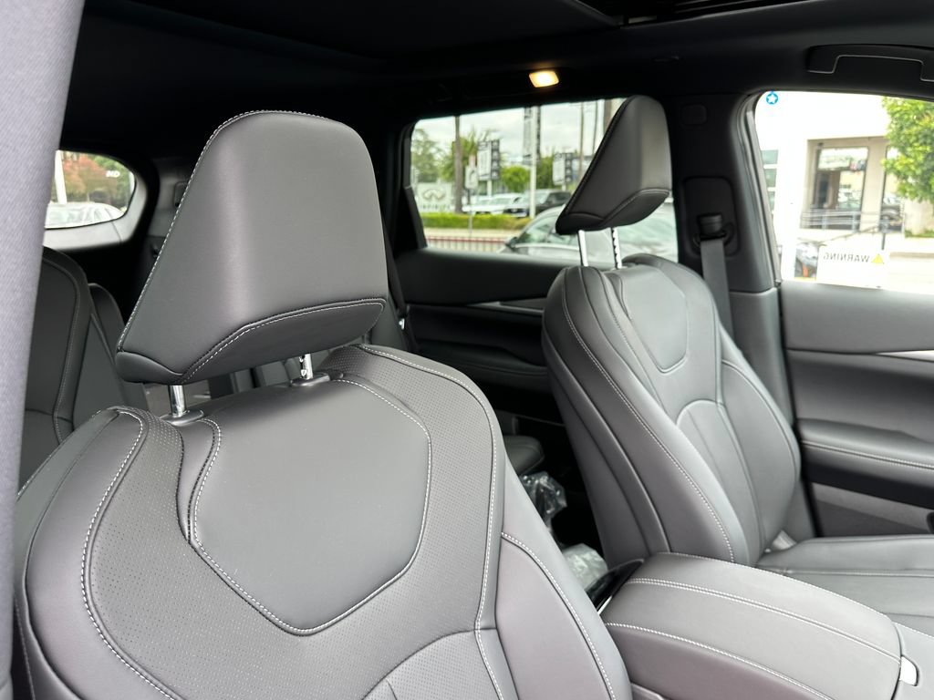 New 2027 INFINITI QX60 Sport w/ Dark Cargo Package AWD/4WD image 16