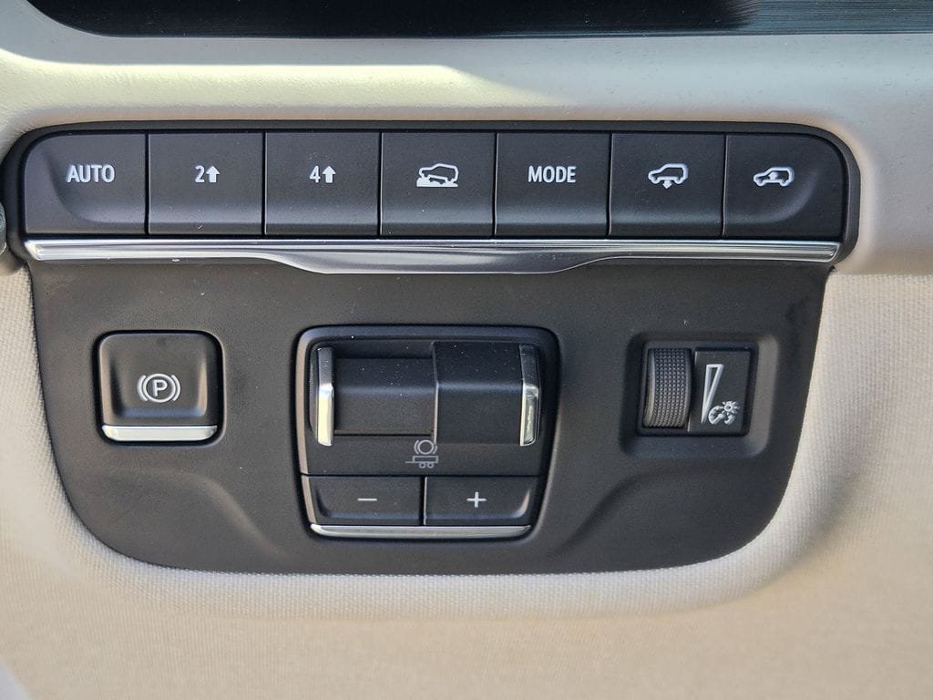 Used 2021 Cadillac Escalade ESV Sport Platinum w/ LPO, ONYX Package AWD/4WD image 24