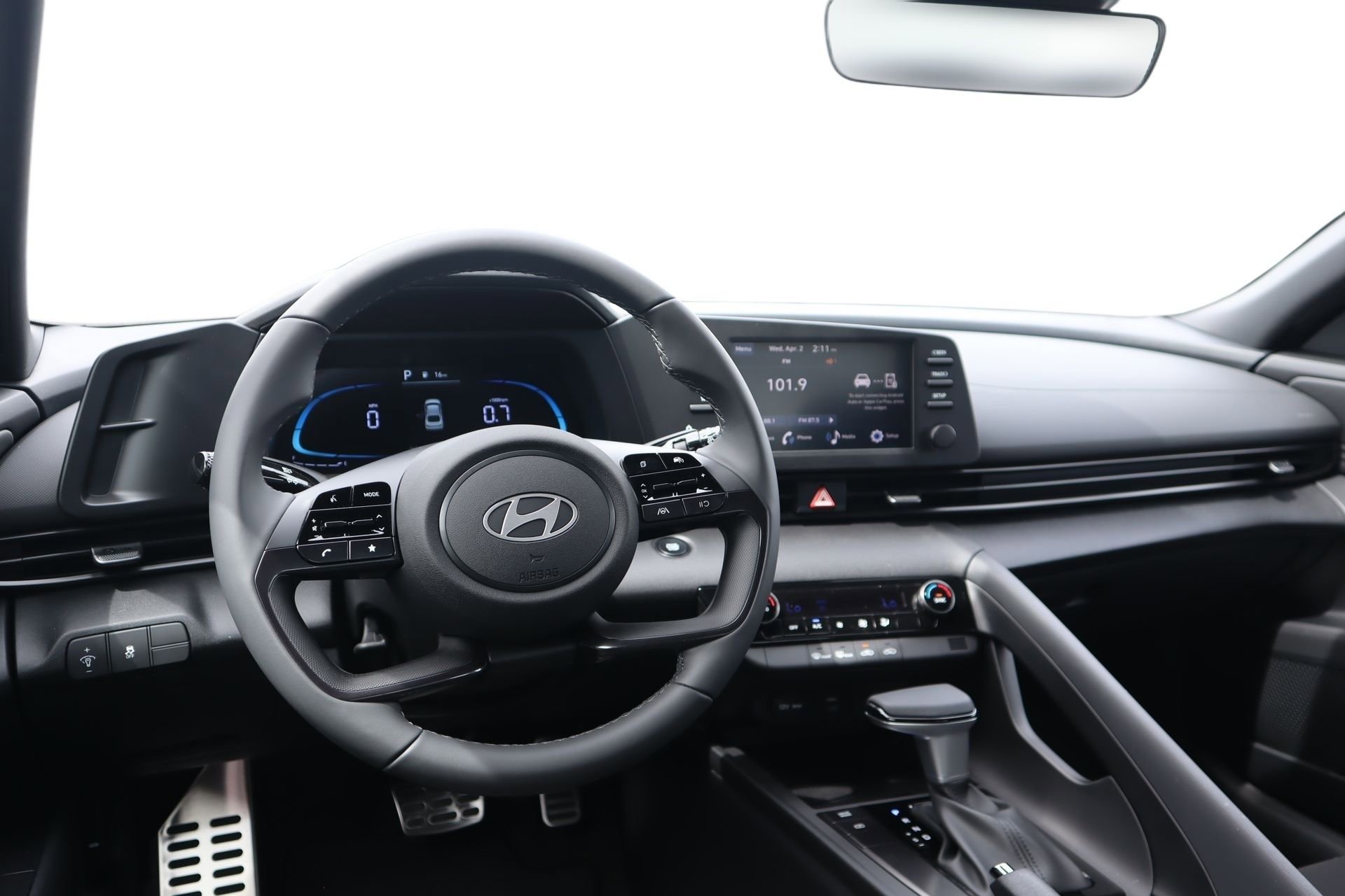 New 2025 Hyundai Elantra Sport image 10