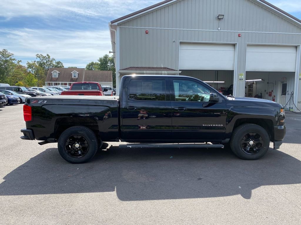 Used 2018 Chevrolet Silverado 1500 LT w/ All Star Edition image 4