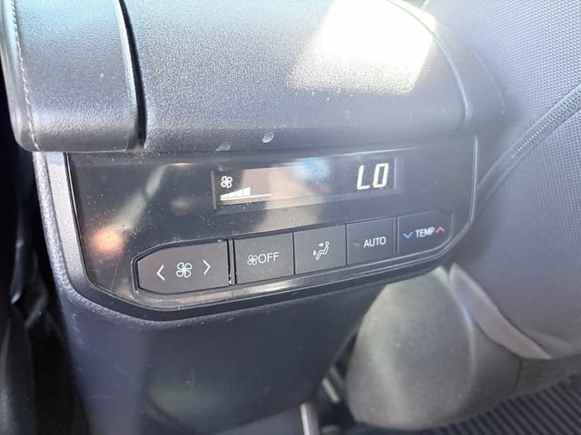 Used 2021 Toyota Highlander LE FWD image 10