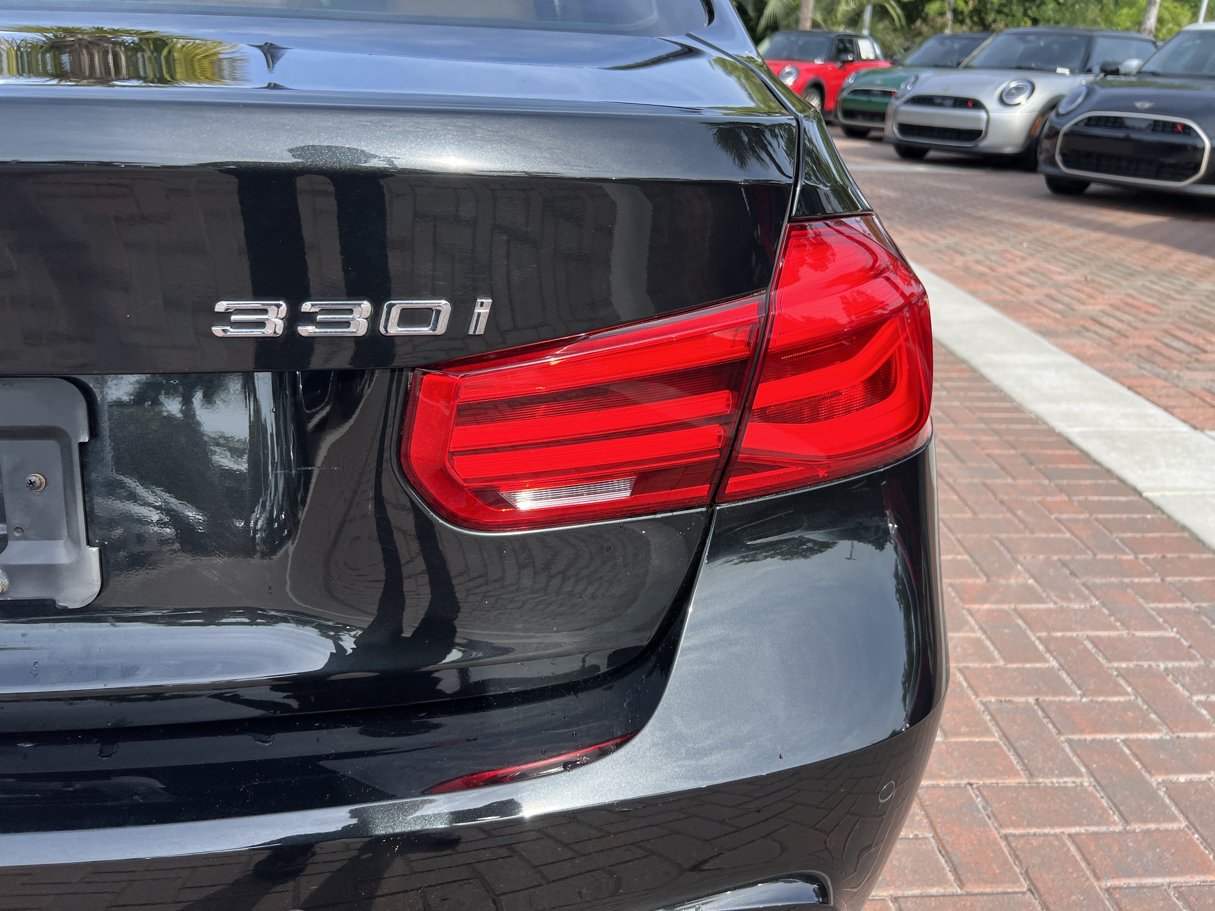 Used 2018 BMW 330i Sedan w/ M Sport Package RWD image 43