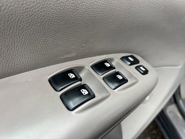 Used 2012 Kia Sedona LX image 23