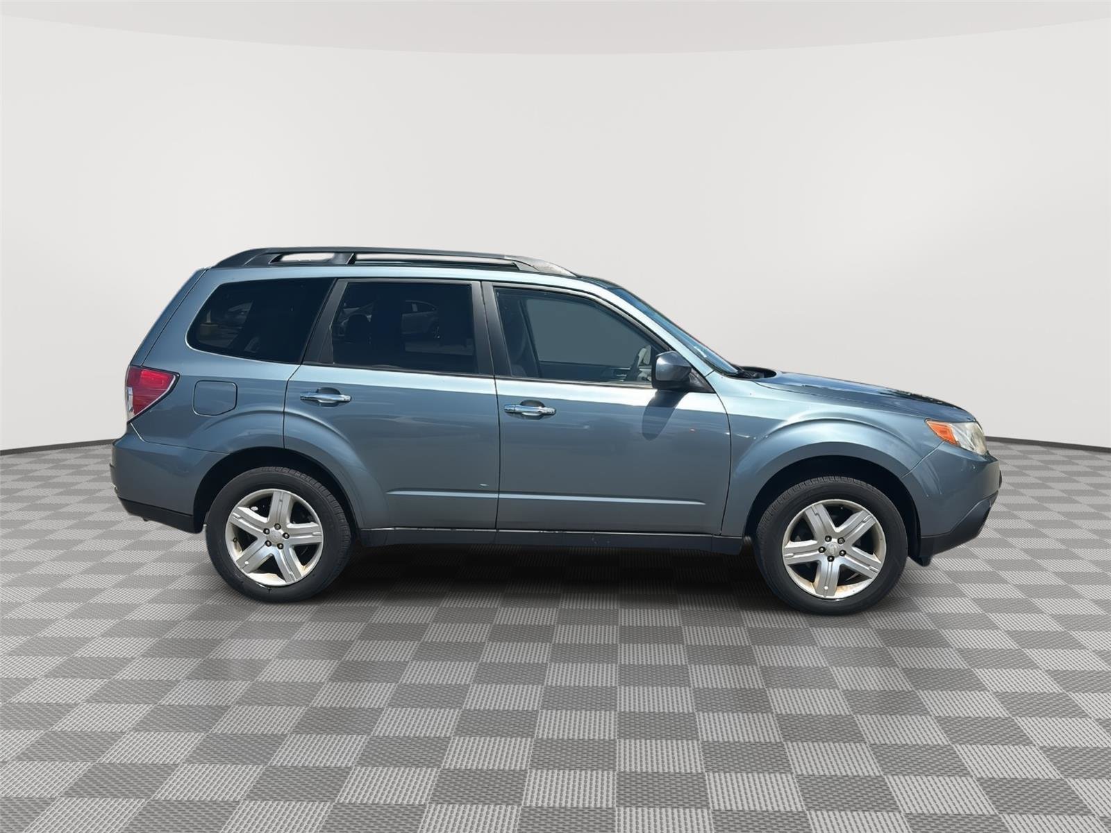 Used 2010 Subaru Forester 2.5X Premium AWD/4WD image 25