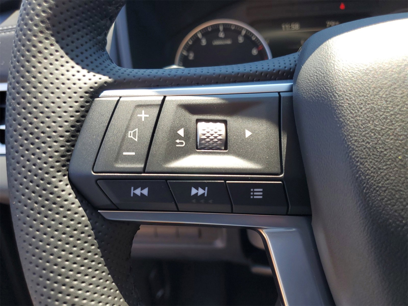 New 2025 Mitsubishi Outlander SE image 11
