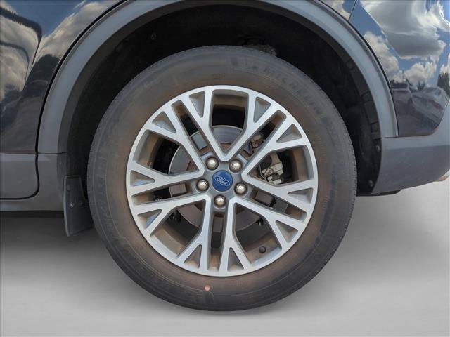 Used 2021 Ford Escape SEL w/ Technology Package FWD image 13