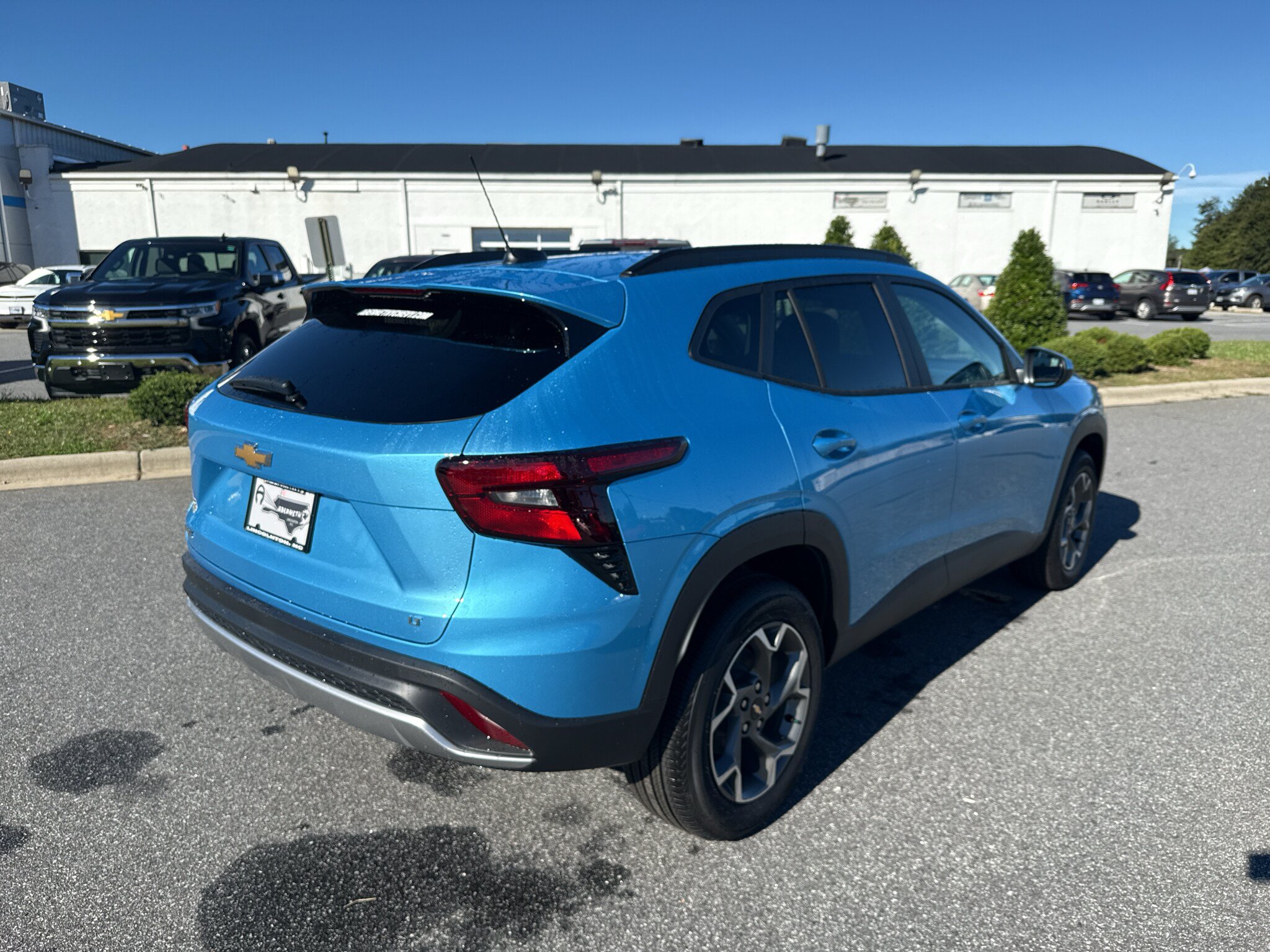 New 2026 Chevrolet Trax LT w/ Sunroof Package FWD image 5