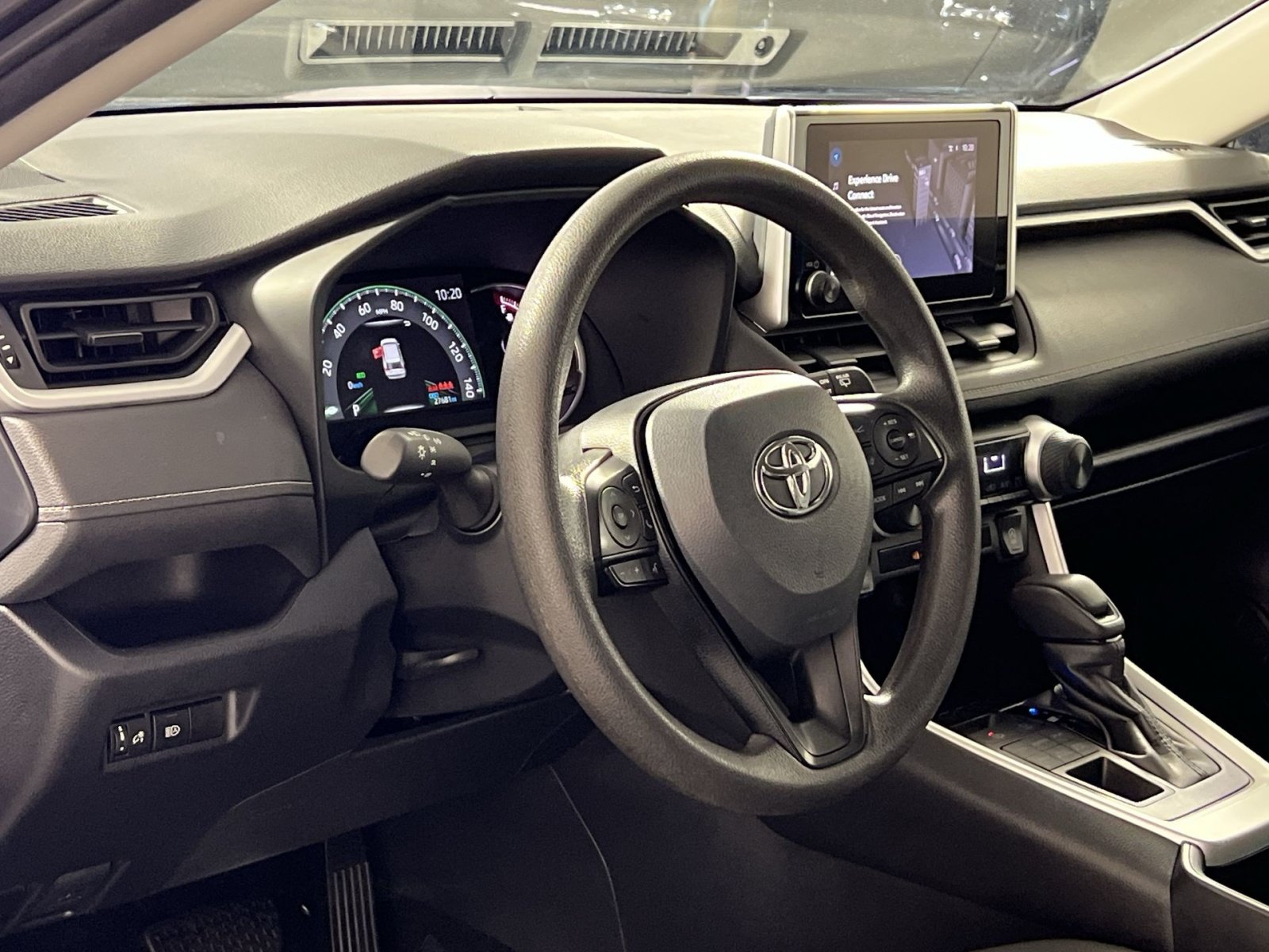 Used 2025 Toyota RAV4 LE AWD/4WD image 16