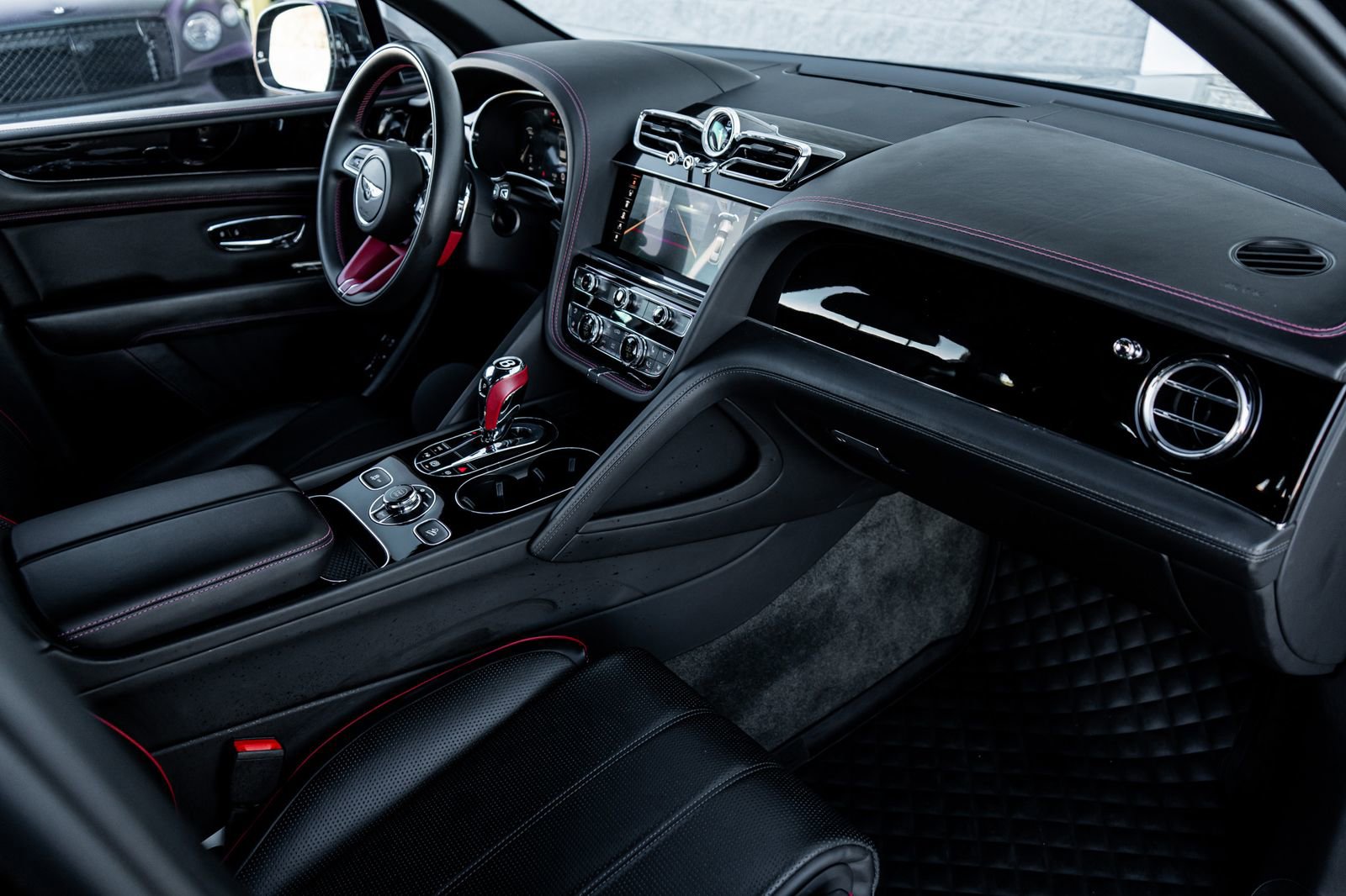 Used 2023 Bentley Bentayga Extended Wheelbase image 40