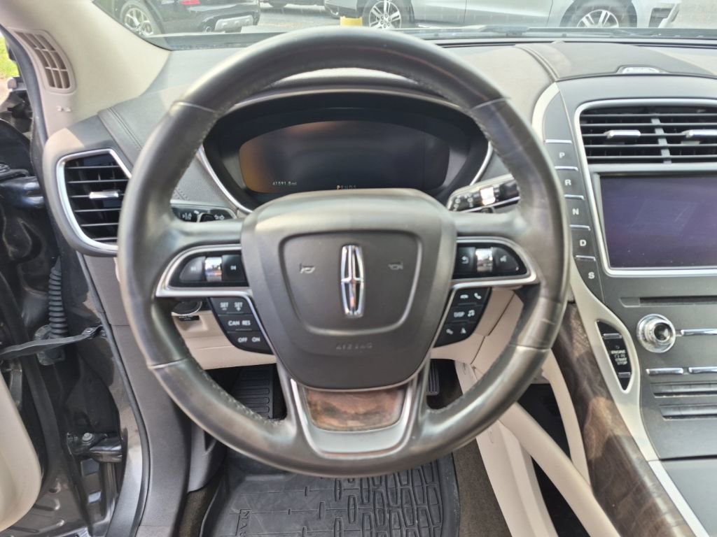Used 2020 Lincoln Nautilus Reserve w/ Cargo Utility Package AWD/4WD image 10